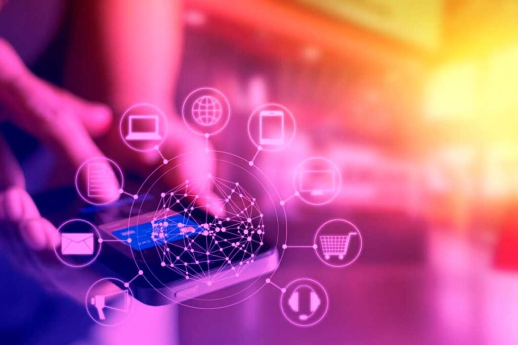 Afinal, no que consiste o Marketing Multicanal? Não é novidade para ninguém que o público que frequenta o Facebook, por exemplo, é diferente do que frequenta o Twitter, que é diferente de quem utiliza o Instagram, que também é diferente daquele nicho que assiste televisão. Por isso, quando pensamos em uma estratégia de Marketing Multicanal, quer dizer que é necessário investir em uma comunicação baseada nas preferências e na forma que cada um desse públicos se comporta e interage com a marca, criando uma boa estratégia de relacionamento que abranja isso tudo. Essa estratégia será o ponto chave para fazer a geração de leads em cada uma das plataformas e, a partir daí, tornar possível a nutrição deles para que avancem no funil de vendas.