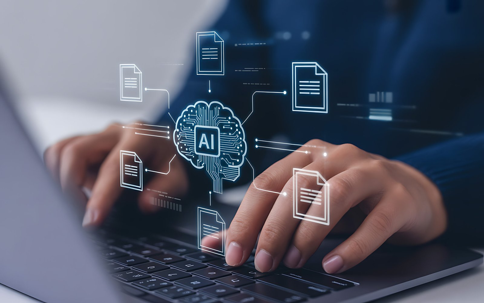 Pessoa digitando em um notebook enquanto uma interface digital exibe um cérebro com a sigla “AI” conectado a documentos virtuais, representando inteligência artificial, processamento de informações e uso de ferramentas de IA no marketing digital.