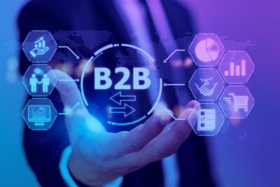 Mais conhecido como marketing B2B (“business to business”), o marketing industrial tem como foco as atividades de promoção e venda de produtos e serviços entre empresas, em vez de direcioná-los aos consumidores finais, com acontece no B2C.